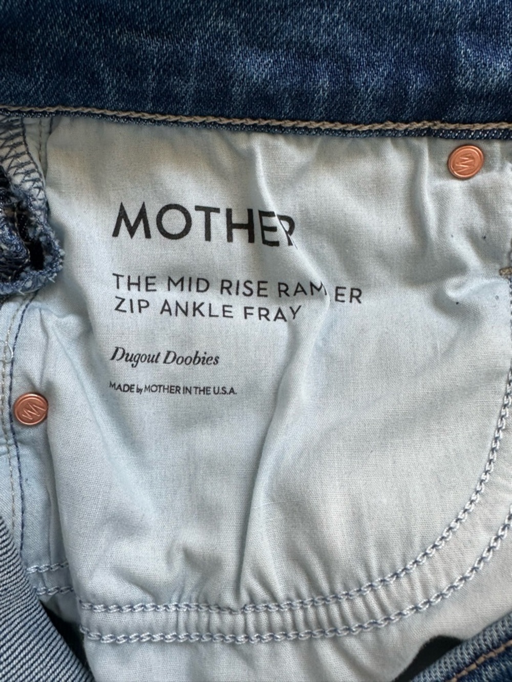 MOTHER The Mid Rise Rambler Zip Ankle Fray, in “Dugout Doobies,” size 26 - Picture 4 of 12
